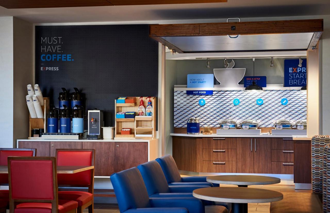 Hotel Express & - - Goshen By Ihg