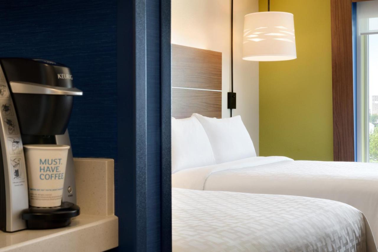 Hotel Express & - - Goshen By Ihg 2*