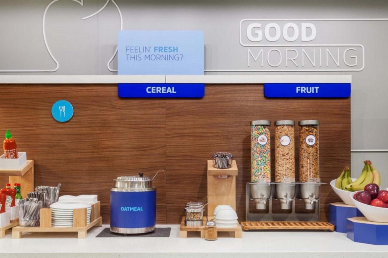 Express & - - Goshen By Ihg Hotel 2*
