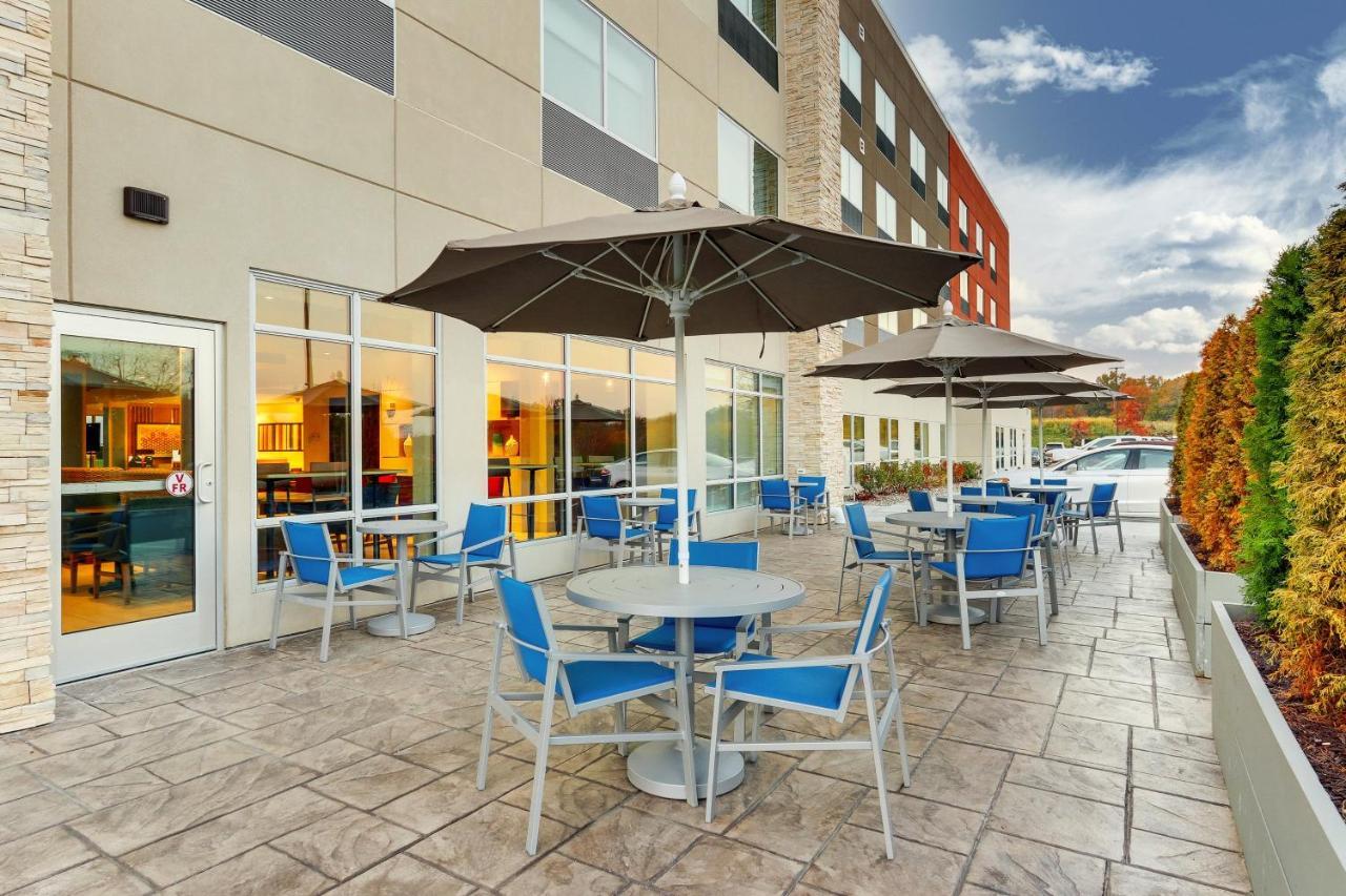 Hotel Express & - - Goshen By Ihg 2*